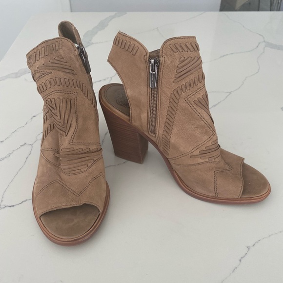 Vince Camuto Karenta leather open toe shoes tan size 10 - Picture 3 of 14